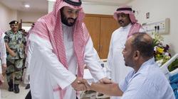 ولي العهد السعودي يشارك مصابي رجال الأمن فرحة العيد