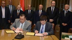 "العصار" و"فوفك" يشهدان توقيع 3 بروتوكولات تعاون بين الجانبين