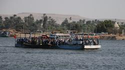 انتشال جثة سيدة غرقت إثر سقوط سيارة في النيل بالمنيا.. وجار البحث عن ابنتها