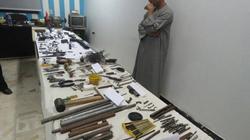 ضبط مساعد شرطة بالمعاش يدير مسكنه لتصنيع والإتجار بالأسلحة في الغربية