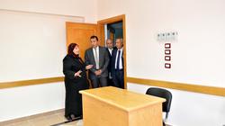 بالصدفة.. محافظ الأقصر يكتشف إغلاق مبنى تأمينات افتتحه منذ أسبوع