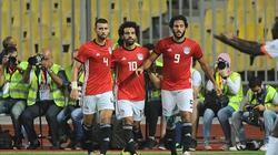 لاعبو المنتخب يمازحون «صلاح»: «أنت قائد من غير شارة»