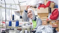 مصنع الملابس: باب رزق للسيدات.. والإنتاج مطلوب فى الخارج