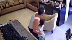 فيديو.. كاميرات البيوت ترصد لحظات البطولة في انفجار بيروت