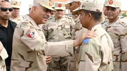 الفريق أول عبد المجيد صقر القائد العام للقوات المسلحة وزير الدفاع والإنتاج الحربى يتفقد عدد من مراكز تدريب إعداد وتأهيل
