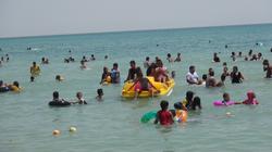 شواطئ "السخنة" كاملة العدد في عيد الأضحى.. وحفلات فنية بالمنتجعات
