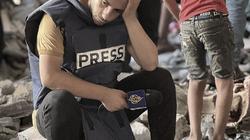 قبل ساعات من استشهاده.. تفاصيل اللقاء الأخير بين أنس الشريف وزوجته وأولاده (فيديو)
