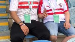 «المعلم زكي قلبه أبيض».. جماهير الزمالك تلتف حول فنان شهير في المدرجات