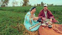 عروسان بالزي الفلاحي بـ سيشن الريف المصري.. «فيها حاجة حلوة»