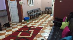 "عيادات التواصل".. مركز خيري أسسه شباب قنا لعلاج المحتاجين