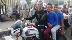 3 شباب في مهمة خاصة جدا: بنوزع لحمة ورز على فقراء «السيدة»