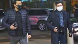 وصول هاني شاكر ونادر العباسي وحلمي عبدالباقي إلى عزاء الموجي الصغير