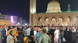 محبو السيد البدوي يحتفلون بالليلة الختامية بالصلاة وتناول الحلوى