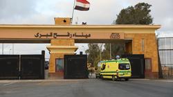 صور من القافلة المصرية لدعم الشعب الفلسطيني: «هدية الرئيس»