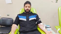 «جدعنته غلبت حزنه».. «صابر» غزاوي تبرع بدمه بعد خسارة مشروعه تحت القصف
