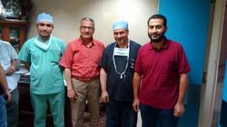فريق جراحي يستأصل غدة درقية متضخمة من قفص صدري في المنصورة