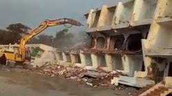 بالصور| بدء هدم 206 كبائن بحدائق المنتزه في الإسكندرية