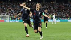 مودريتش وحلم الكرة الذهبية.. "كان في ولد رسام"