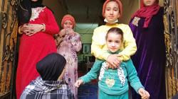 جيران المتهمة بقتل ابنتها بعد كشف خيانتها: «خربت على نفسها وظلمت جوزها»