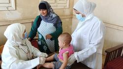 توقيع الكشف على 1462 حالة في قافلة طبية بقرية صندفا بالمنيا