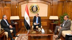 وزير الصناعة: جذب مزيد من الاستثمارات للمنطقة الاقتصادية بقناة السويس