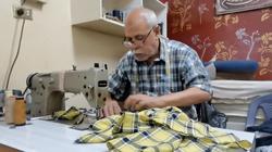 «عم بكر» أقدم ترزي بوسط البلد.. كنت بفصل البدلة بجنيه والشغل بيناديني