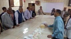 محافظ الوادي الجديد يتفقد مدارس بالداخلة.. ويوجه بقسم لتربية الماعز