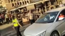 انقلاب أوتوبيس مدارس بسبب السرعة في مدينة نصر وإصابة قائده
