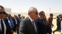 وزير التجارة يتفقد موقع إنشاء مجمع لصناعة الأثاث في منطقة غرب طهطا