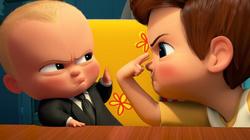 طفل يتجسس على الكلاب الصغيرة ويتحدث كالبالغين في "The Boss Baby"