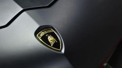 علشان طفل.. "لامبورجيني" تستبدل تصميم بدائي بسيارة Aventador SV