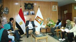 محافظ الوادي الجديد يلتقي وفدا من قسم الإعلام بكلية الآداب