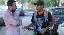 يوم فى حياة أصغر «طيار» بالجيزة: نظرات الناس «ما بتزعلنيش».. ومبسوط بالمكسب من عرق جبينى