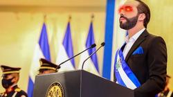 رئيس سلفادور يضع صورة غريبة على حسابه بـ«تويتر»: «عينه بتطلع ليزر»