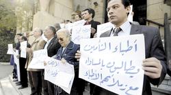 أزمة «التأمين الجديد» تتصاعد بين «الصحة» و«الأطباء» بعد تصريحات الوزير.. و«النواب» يطرح مبادرة لـ«التوفيق» بينهما