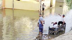 الحكومة تعوض الغارقين فى مجارى "دماس" بـ"علبة جبنة و300 جنيه"