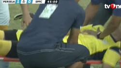 بالفيديو| حارس مرمى يسقط ميتا بإحدى المباريات