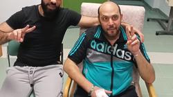 بعد 25 يوما.. الطبيب فاقد البصر يستعد للخروج من المركز الطبي العالمي