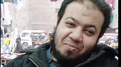 تلاوته نسخة من «الحصري».. «أحمد» بائع متجول يعطر الشوارع بآيات القرآن