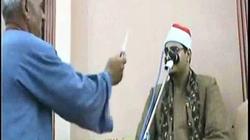 بالفيديو| تفاصيل إشهار "مطواة" في وجه قارئ قرآن في أحد المآتم