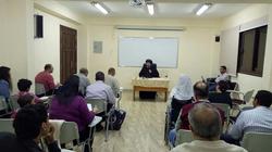 الأنبا إرميا يلقي محاضرات عن العصور الوسطى بمركز البابا شنودة للتاريخ