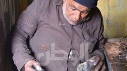 حكاية «عم متولي» مع مهنة «سمكري بابور الجاز»: بقالي 40 سنة بحافظ عليها