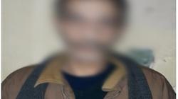 تركتهما الأم منذ عام.. ضبط عامل مقهى بتهمة تعذيب نجليه