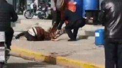 "ظل يضربها حتى الموت".. زوج يتخلص من زوجته في أحد الشوارع بالصين