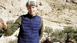 إنجليزي يجوب سيناء فى رحلة إلى القدس سيراً على الأقدام