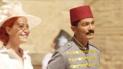 محمود عبد الظاهر حائر بين حبه لـ"كاثرين" و"نعمة" في "واحة الغروب"