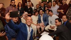 مصطفى خاطر بعد عقد قرانه: "عقبال كل اللي متجوزوش"