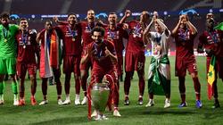 صامويل إيتو لمحمد صلاح: "برشلونة يناسبك أكثر من ريال مدريد"