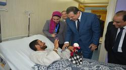 بالصور| وزير القوى العاملة يزور مصابي "الروضة" بمعهد ناصر