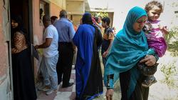 في اليوم الأول.. إقبال لتسجيل المواليد ببطاقات التموين بالبحر الأحمر 